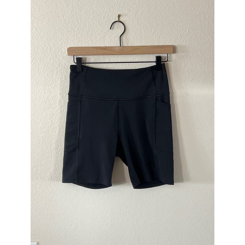 Victoria’s Secret on point flow black shorts